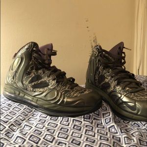 Men's NIKE AIR MAX HYPERPOSITE TIGER CAMO -SIZE 11